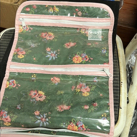 Laura Ashley Handbags - Floral Hanging Organizer Bag